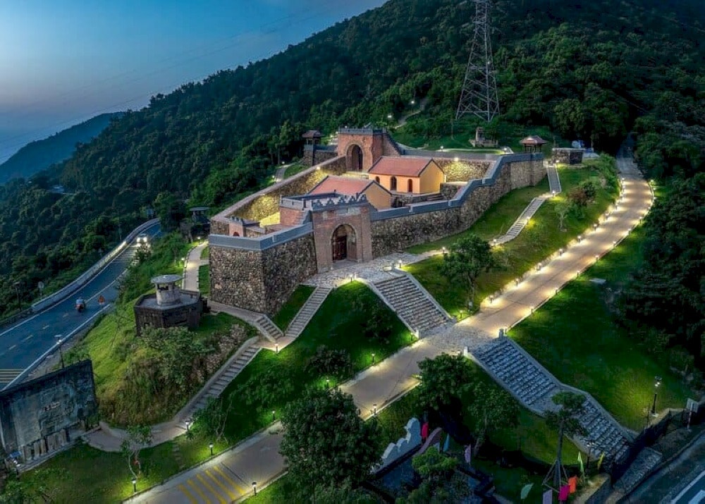 Hai Van Gate – a historical monument at the peak